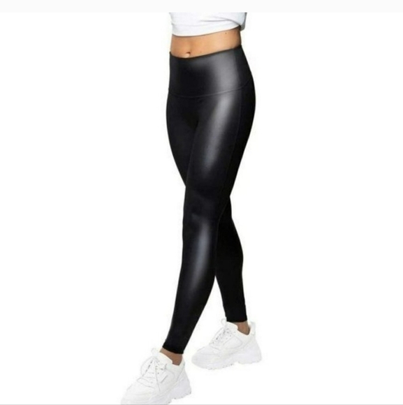 NWOT Jane and Bleecker Black Women's High Rise Soft Faux Leather Leggings Medium - Picture 2 of 10